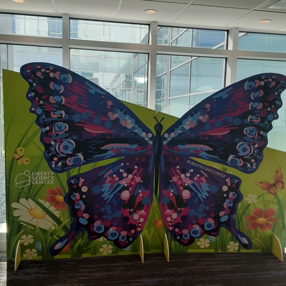 Meet your Posher, Jetsenia Posh Ambassador! - Picture 3 of 9